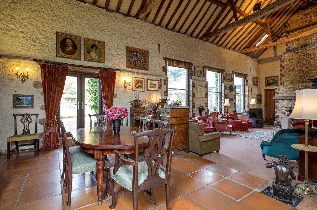 5 bedroom barn conversion for sale in High Street, Headley, Bordon