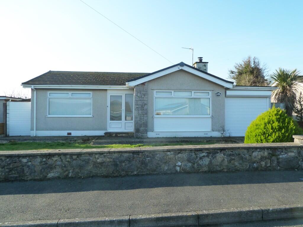 Main image of property: Lon Thelwal, LL74
