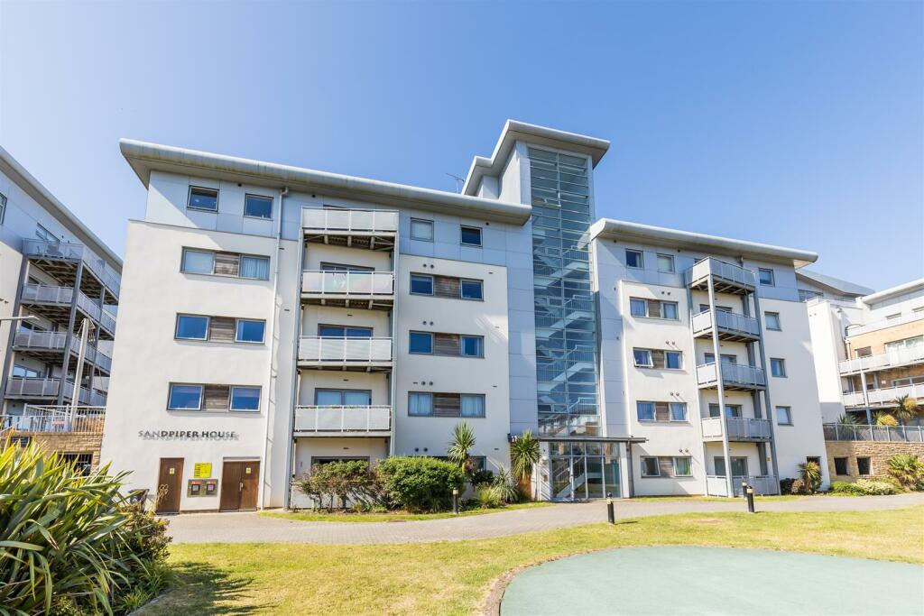 2 bedroom apartment for sale in Stone Close, Poole, BH15