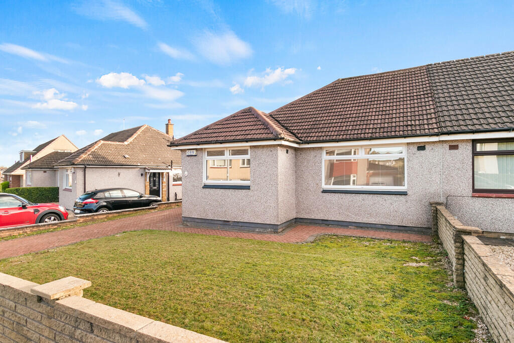 2 bedroom semidetached house for sale in Norfolk Crescent