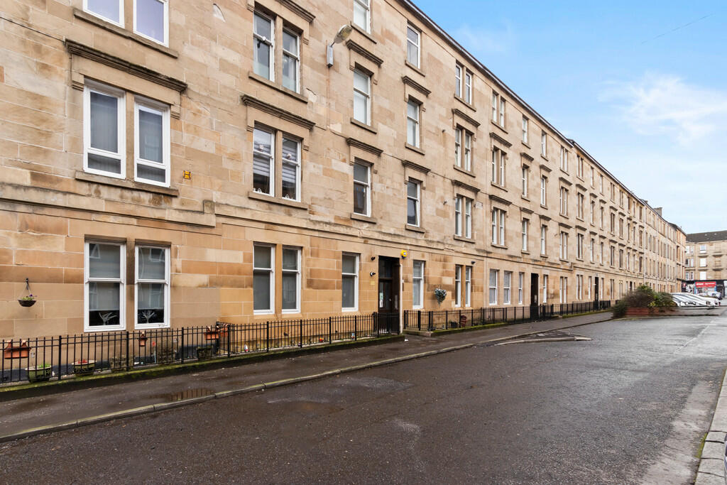 2 bedroom flat for sale in Bathgate Street, Dennistoun, G31