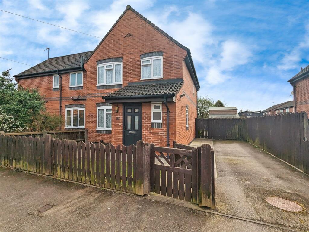 3 bedroom semidetached house for sale in Segrave Road, Leicester, LE3