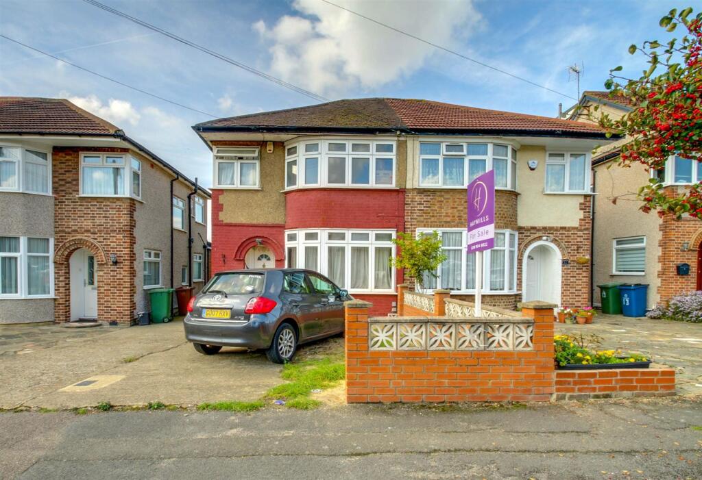 Main image of property: Elgin Avenue, , Kenton, Harrow, HA9 8QW