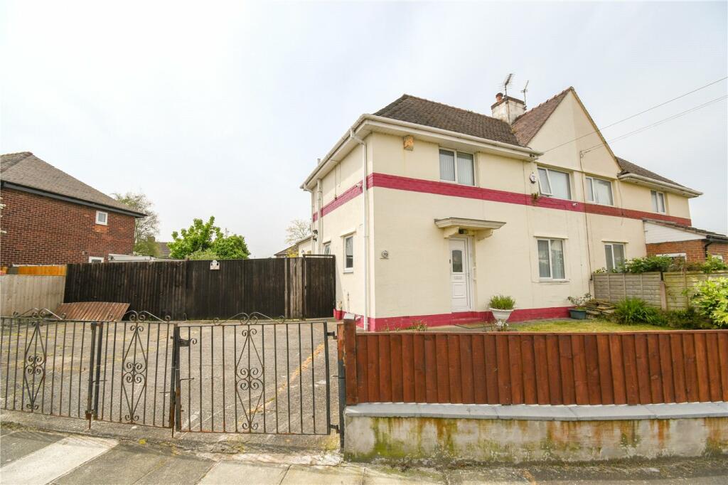 3 bedroom semidetached house for sale in Pasture Avenue, Moreton