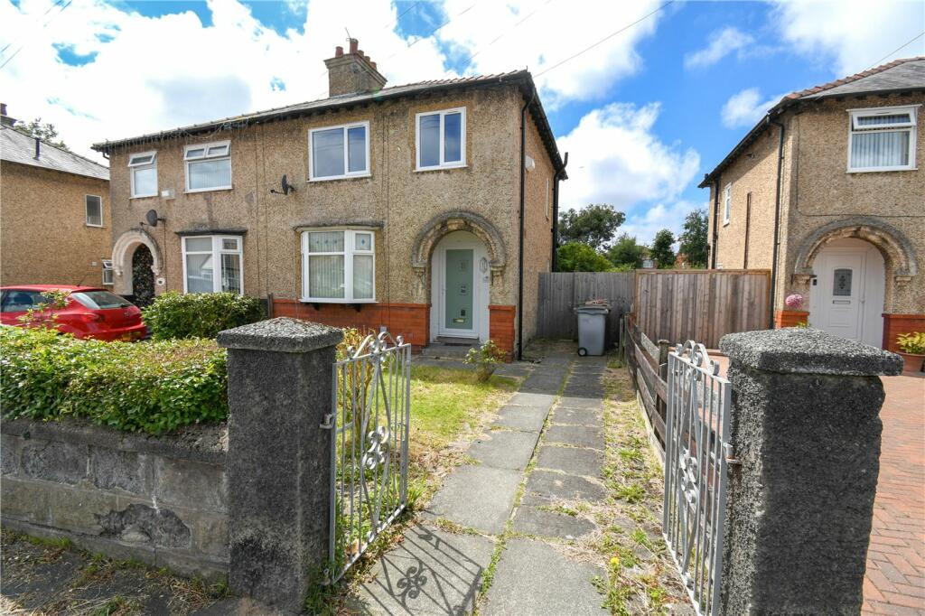 3 bedroom semidetached house for sale in Briscoe Drive, Moreton