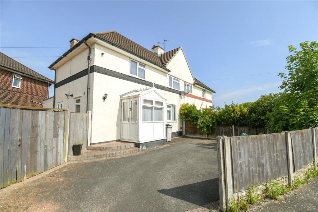 3 bedroom semidetached house for sale in Pasture Avenue, Moreton