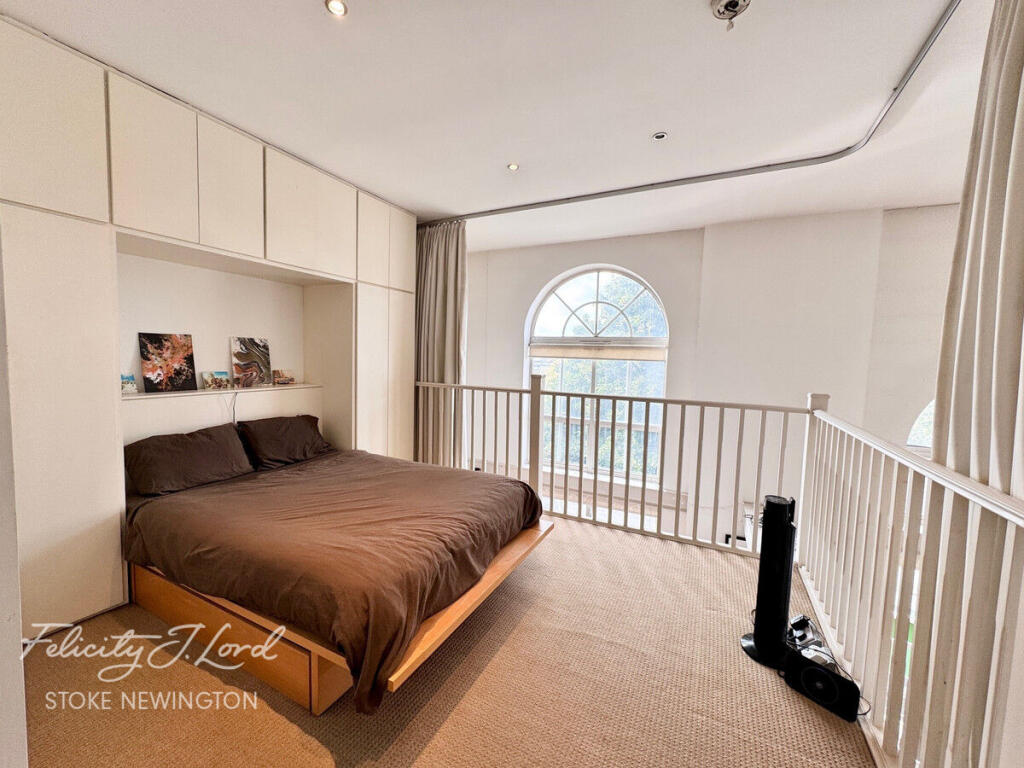 Main image of property: Defoe Road, London