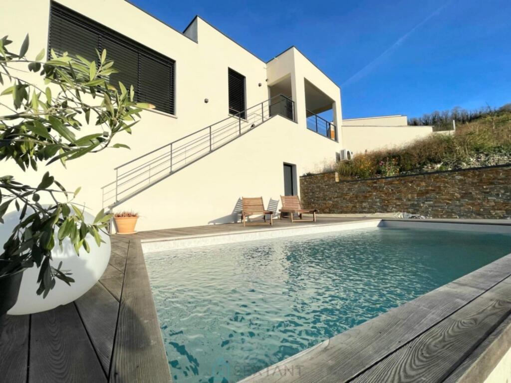 Main image of property: Auvergne, Puy-de-Dôme, Dallet