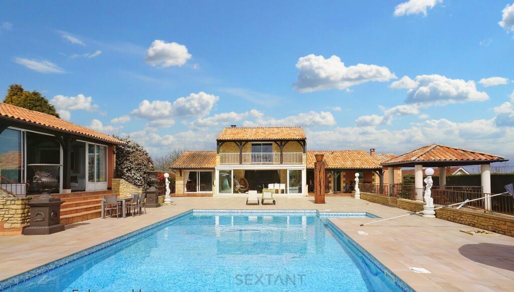 Main image of property: Aquitaine, Dordogne, Hautefort