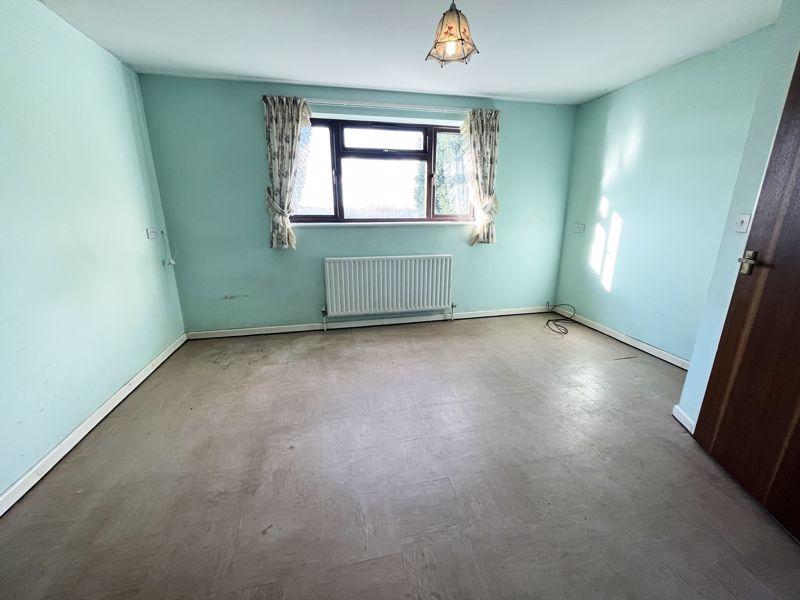 4 bedroom semidetached house for sale in Tiled House Lane,