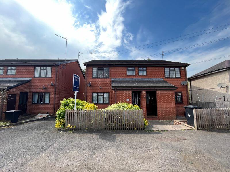1 bedroom flat for sale in Hawbush Road, BRIERLEY HILL, DY5