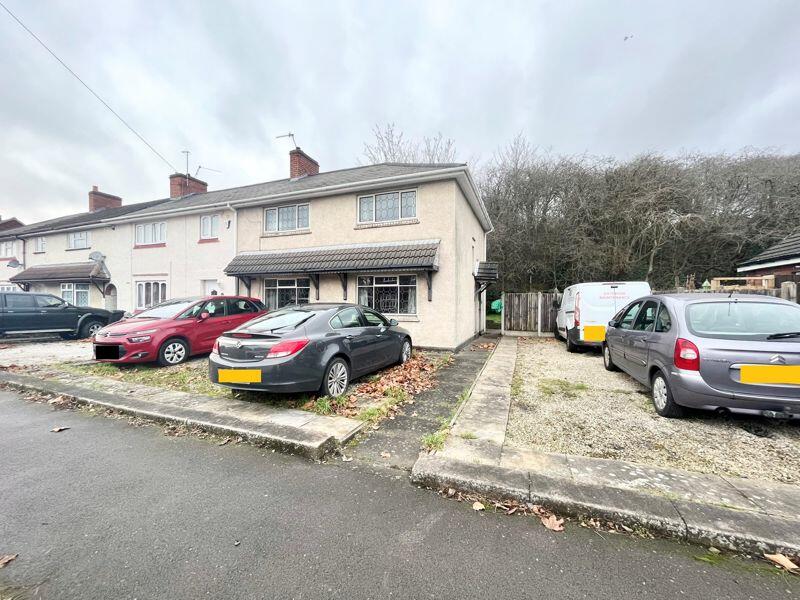4 bedroom end of terrace house for sale in Saltwells Road, NETHERTON
