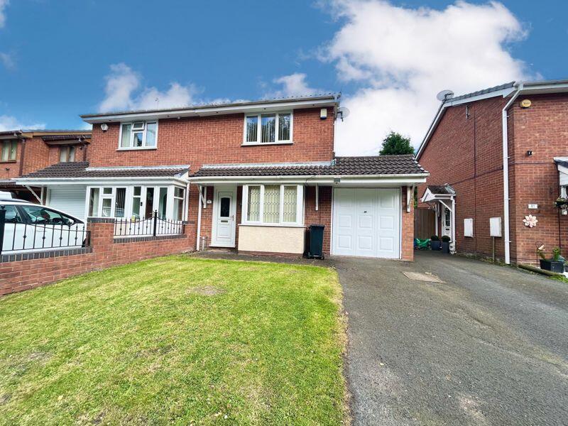 3 bedroom semidetached house for sale in North View Drive, BRIERLEY