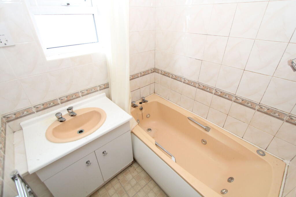 Additional property image - Hoylake Drive, OAKHAM / TIVIDALE.