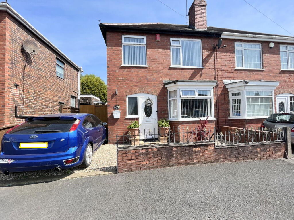 3 bedroom semi-detached house