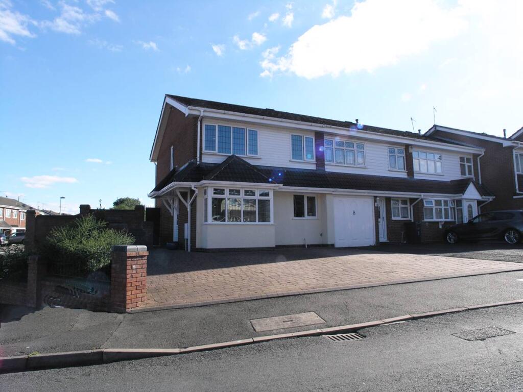 3 bedroom end of terrace house
