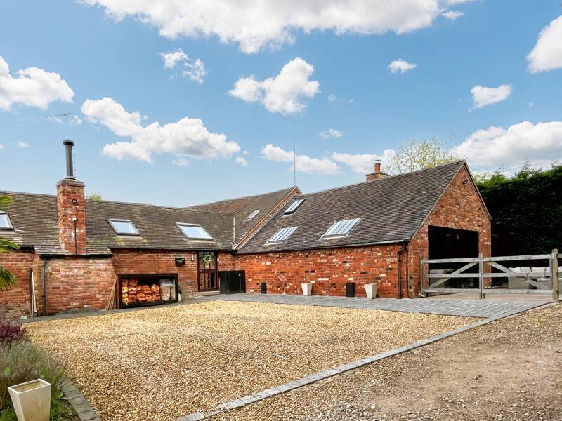 3 bedroom barn conversion for sale in Tamhorn Court, Fisherwick Road