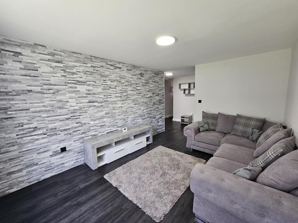 Main image of property: Spear Close, LUTON