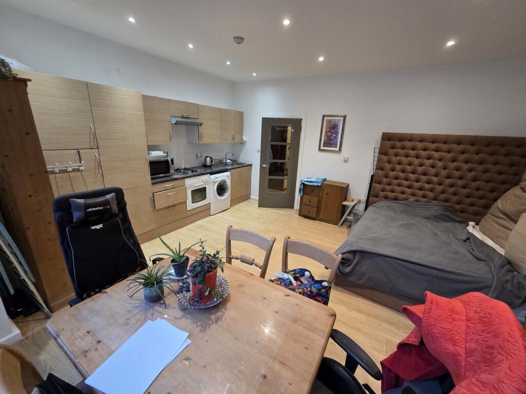 Main image of property: London Road, LUTON