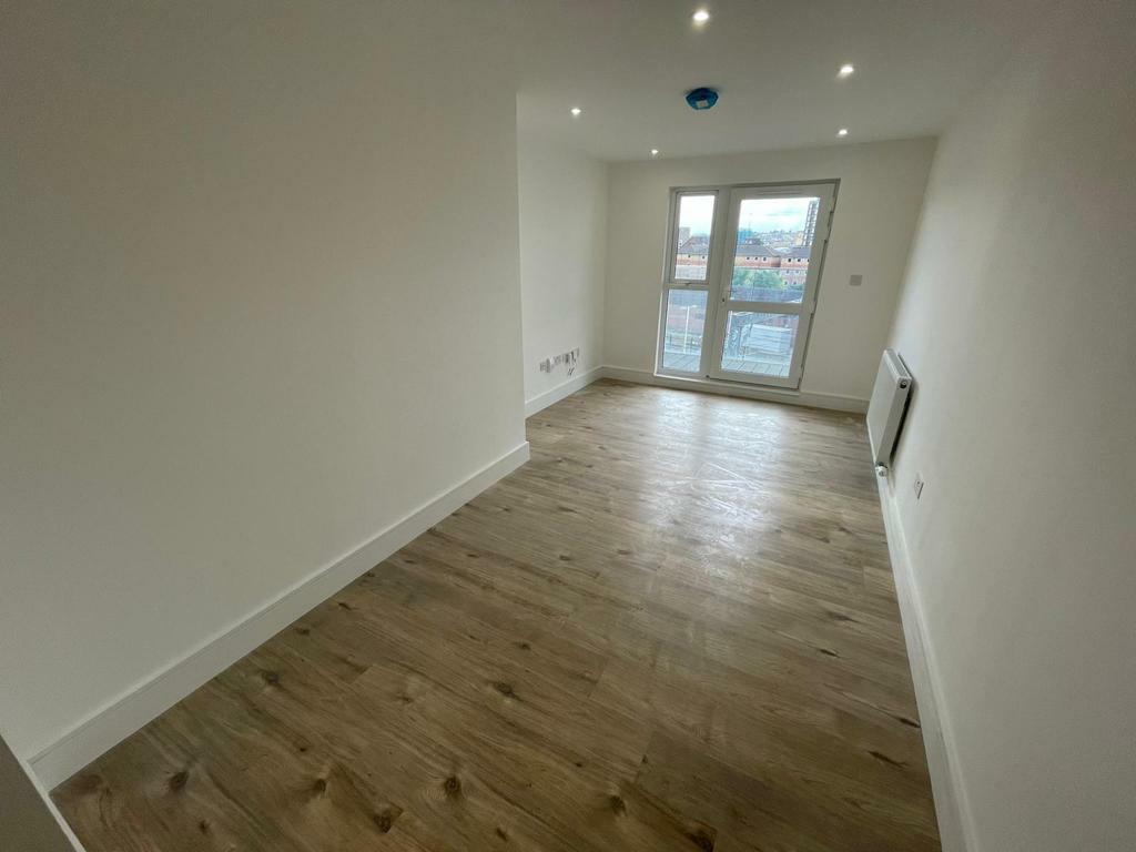 1 bedroom flat for rent in Midland Road, Luton, LU2