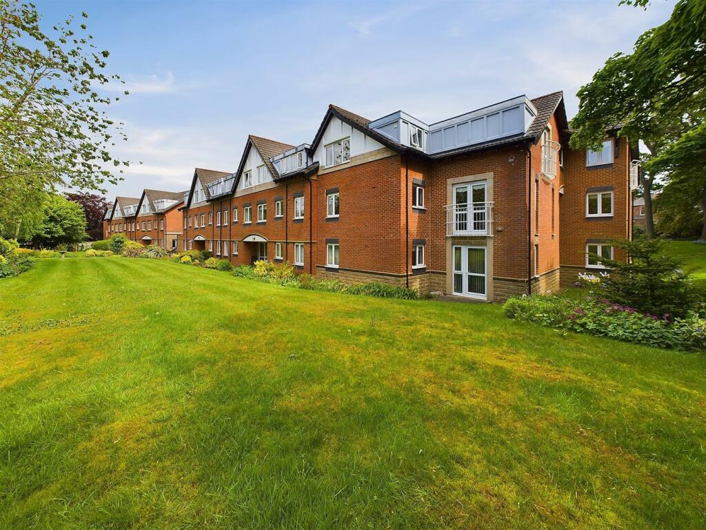 1 bedroom flat for sale in Dryden Road, Low Fell, NE9