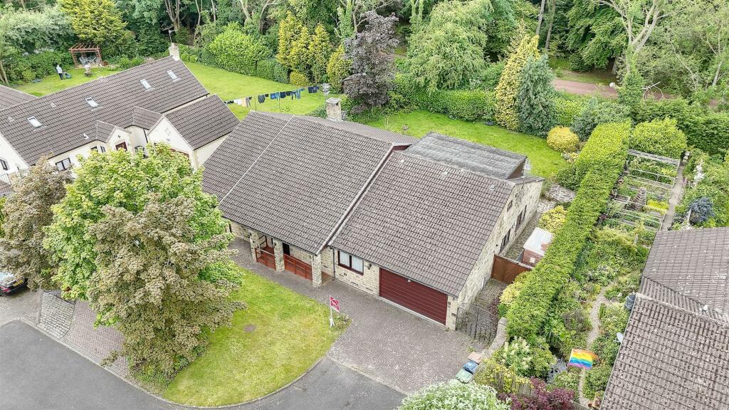 4 bedroom detached bungalow for sale in Forest Drive, Rickleton, NE38