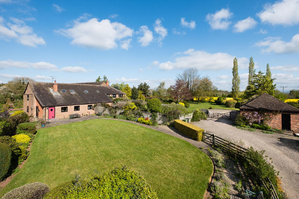 3 bedroom barn conversion for sale in Middleton on the Hill