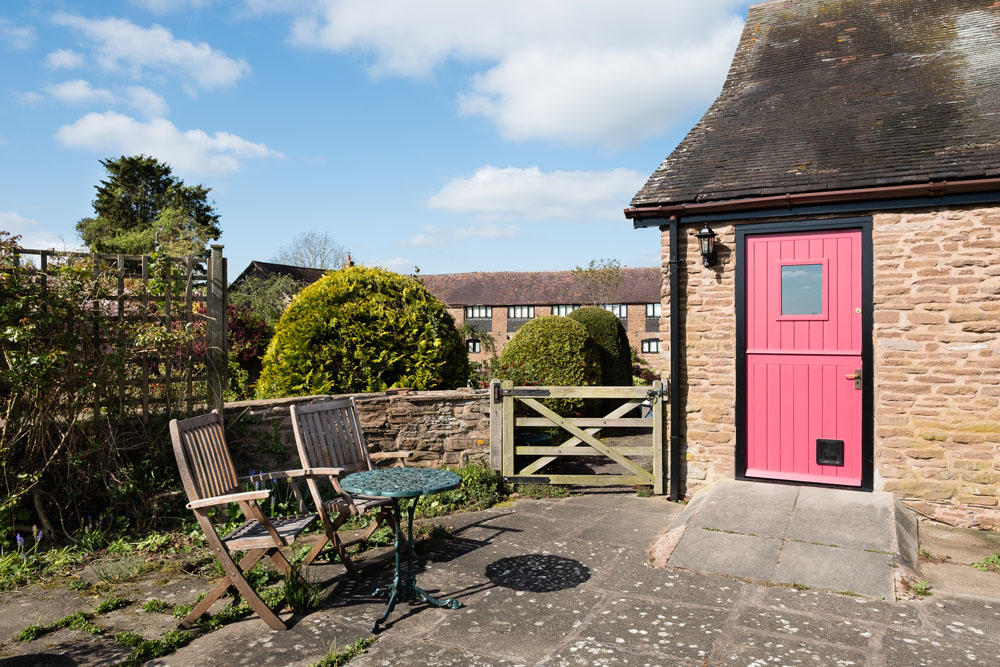 3 bedroom barn conversion for sale in Middleton on the Hill