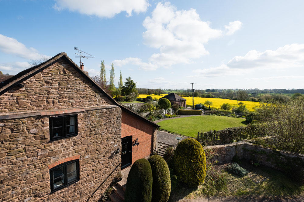 3 bedroom barn conversion for sale in Middleton on the Hill