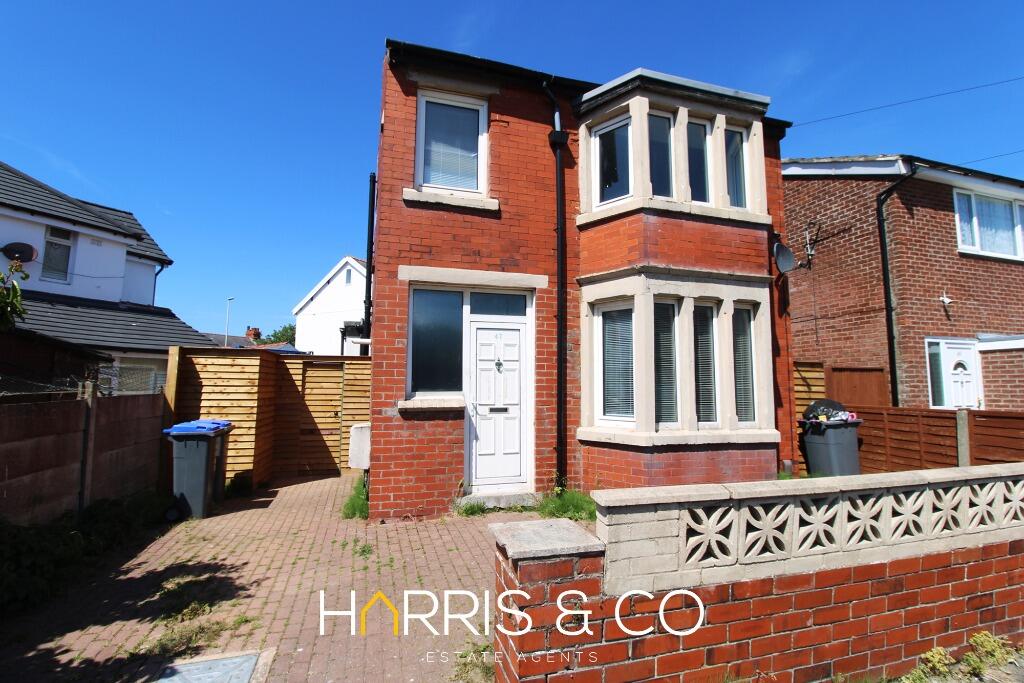 3 bedroom detached house