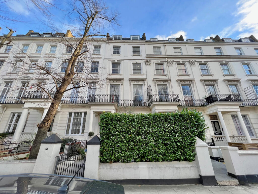2 bedroom flat for rent in Clifton Gardens, W9