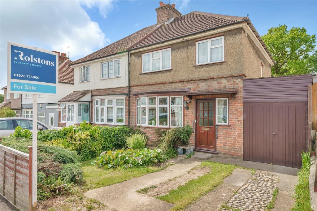 3 bedroom semidetached house for sale in Beechwood Rise, Watford