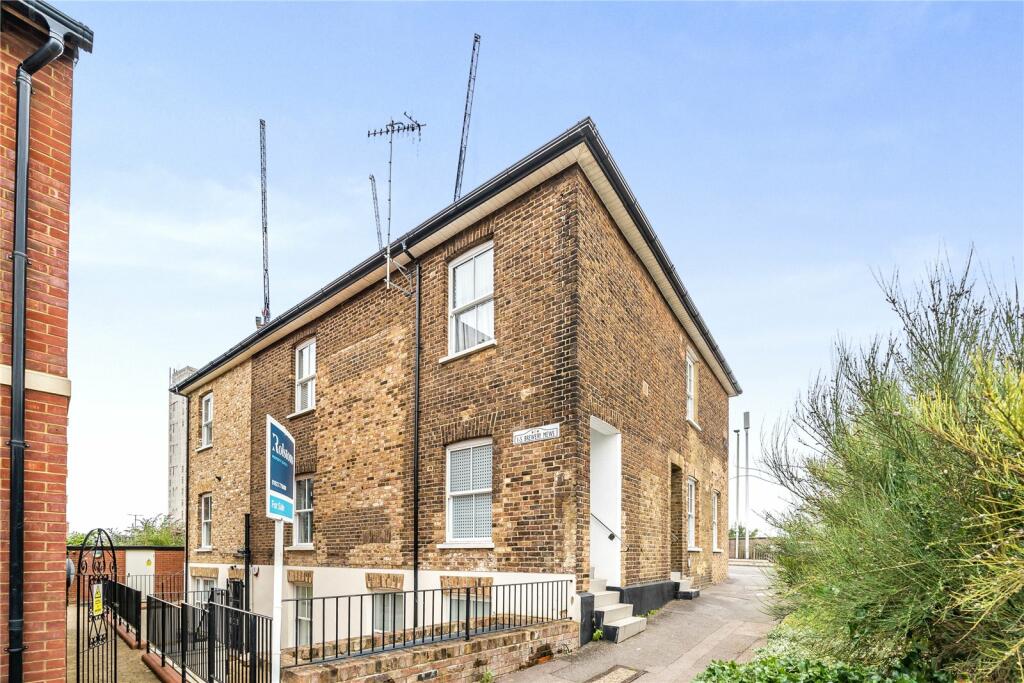 1 bedroom apartment for sale in Brewery Mews, Watford, Hertfordshire, WD17