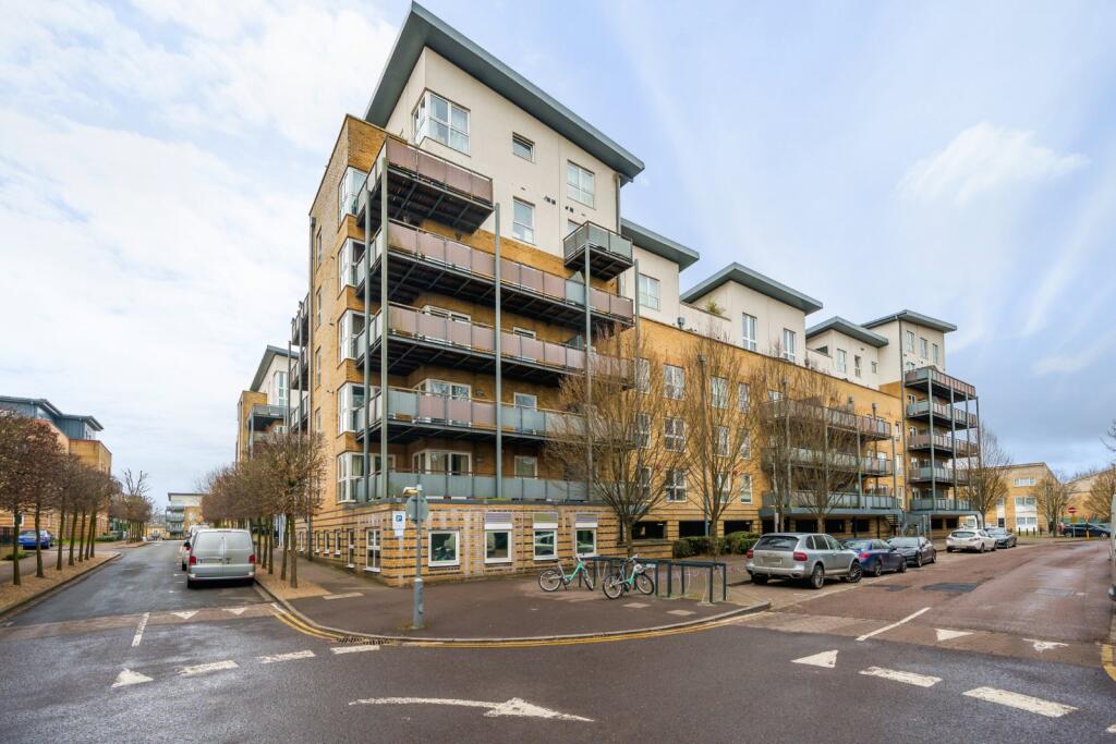 Main image of property: Metropolitan Station Approach, Watford, Hertfordshire, WD18