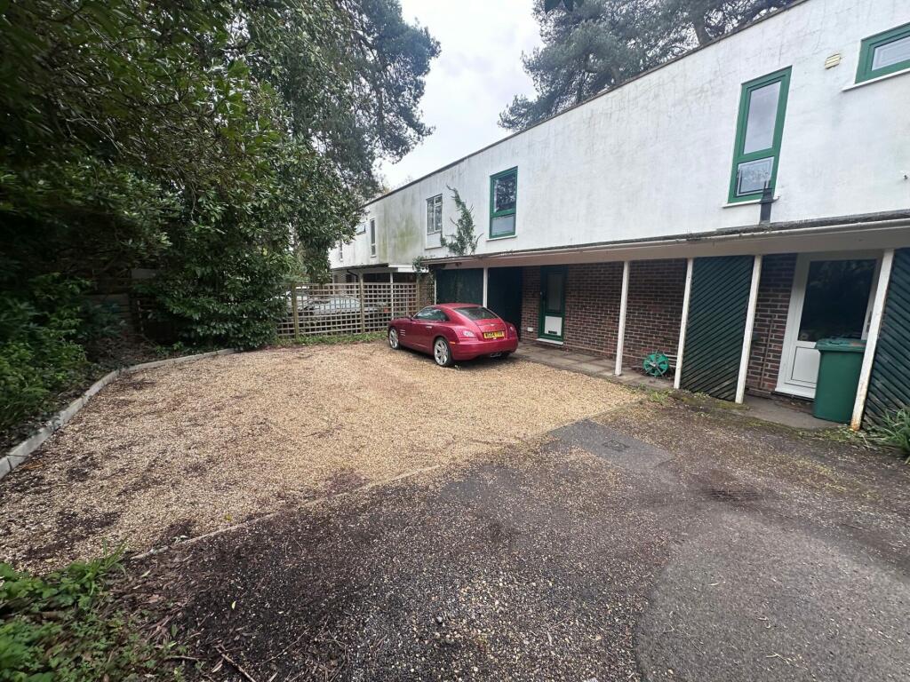 4 bedroom house for sale in Bassett Avenue, Bassett, Southampton SO16 7FD, SO16