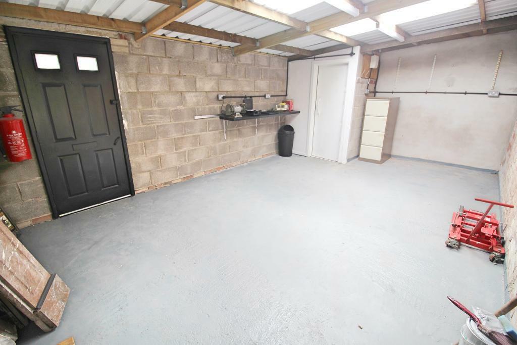 Garage for rent in Clive Street, Cardiff, CF11 7JD, CF11