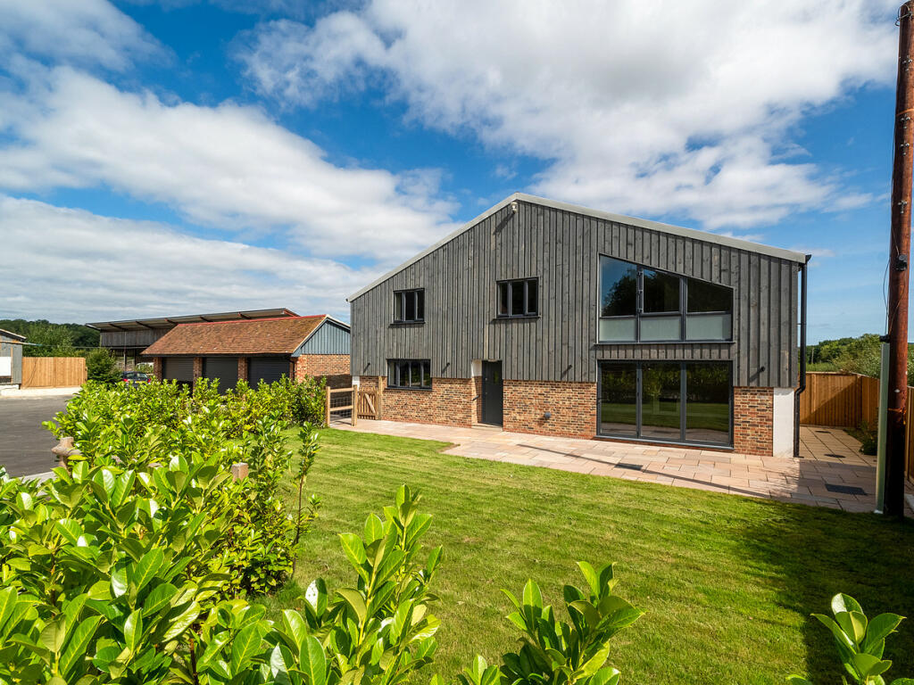 3 bedroom barn conversion for sale in Crowhurst Lane, Lingfield, RH7
