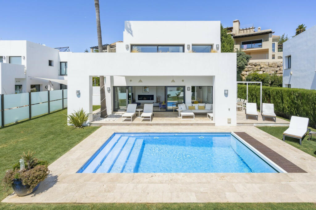 5 bed Villa for sale in Andalucia, Malaga...