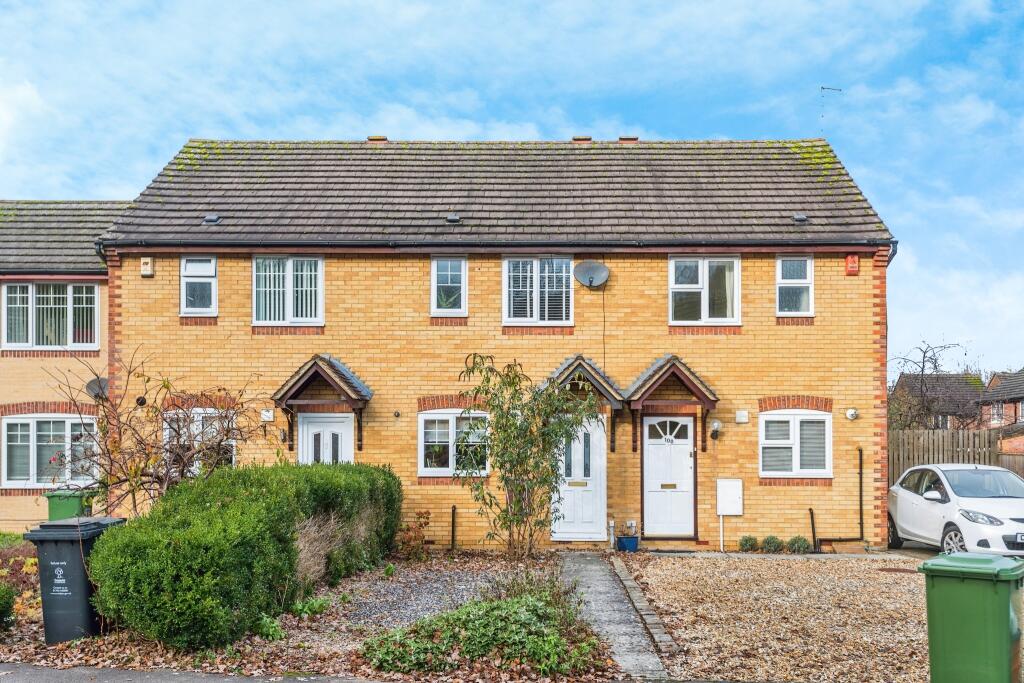 2 bedroom terraced house for sale in Dunsford Close, Swindon, Wiltshire, SN1