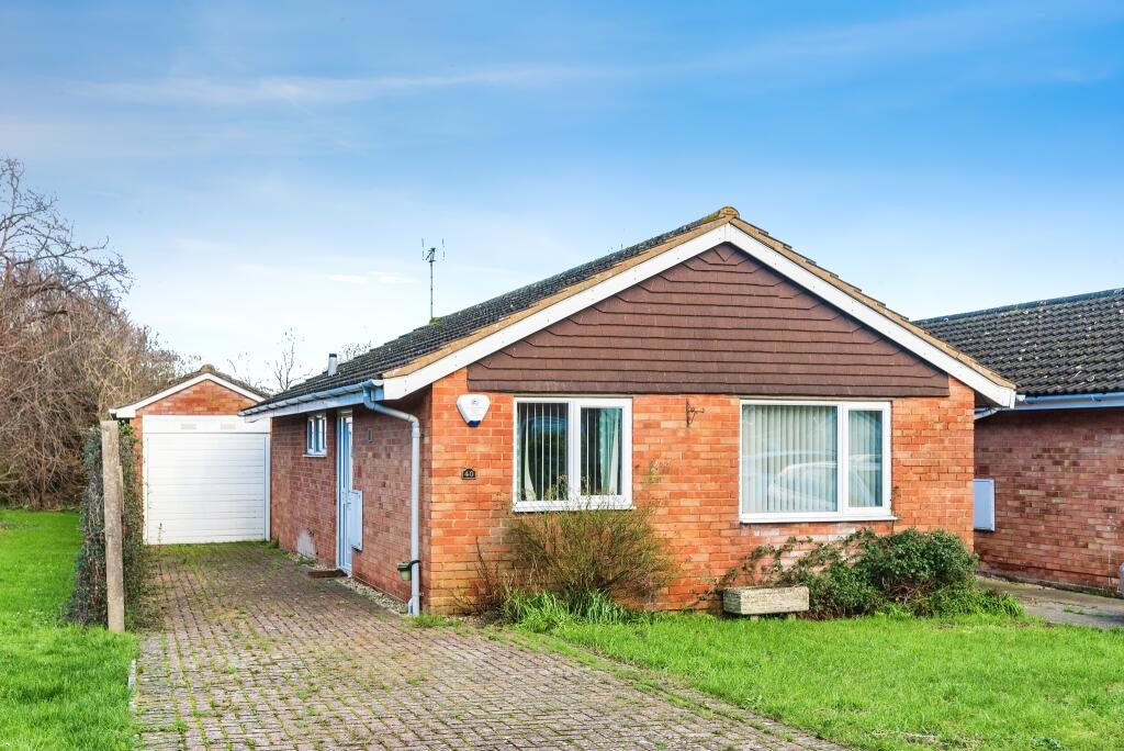 3 bedroom bungalow for sale in Popplechurch Drive, Swindon, Wiltshire, SN3