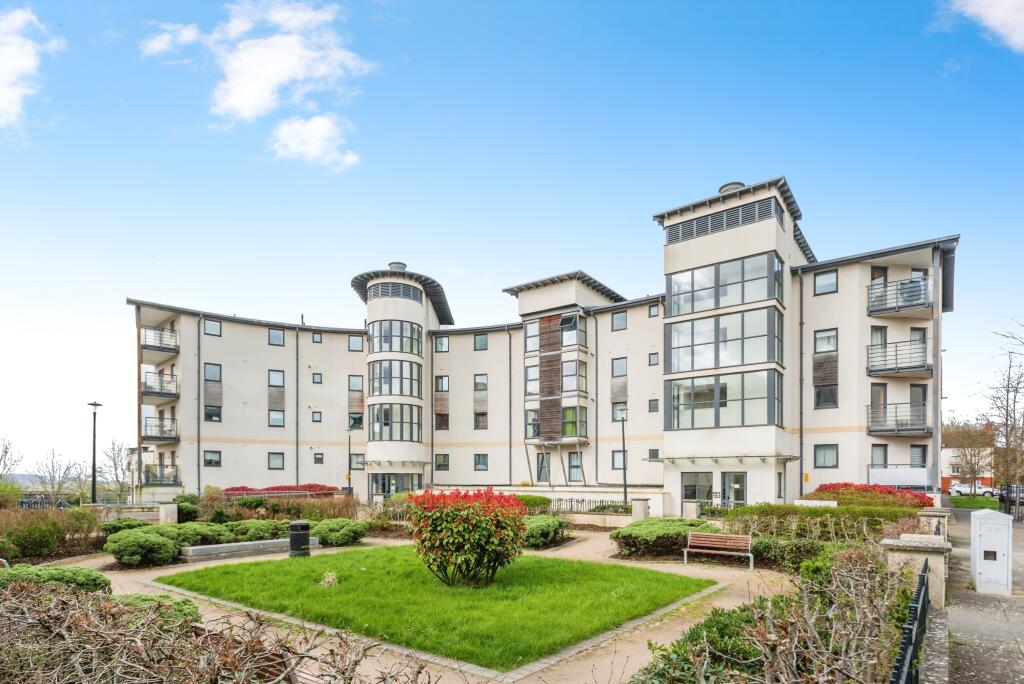 2 bedroom flat for sale in Seacole Crescent, SWINDON, Wiltshire, SN1