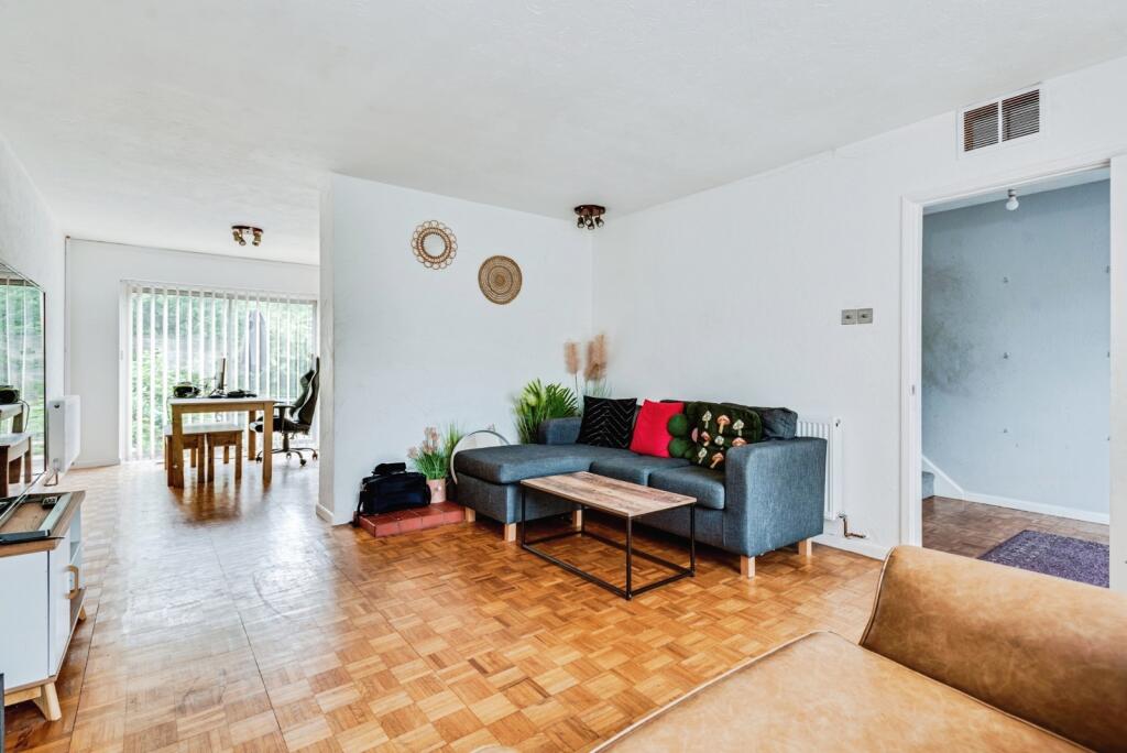 Main image of property: Pinetree Rise, SWINDON, Wiltshire, SN25