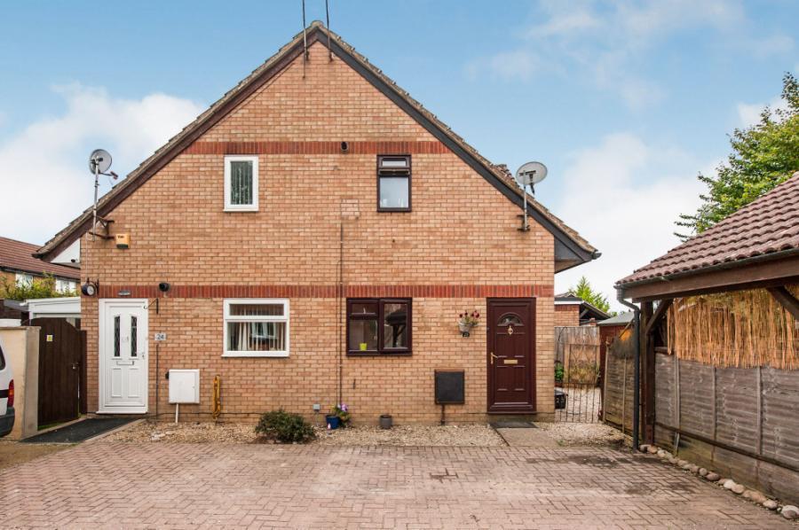 1 bedroom terraced house for sale in Lisle Close, Grange Park, Swindon