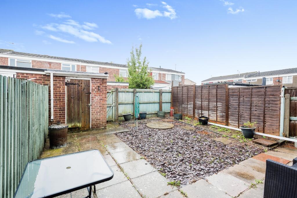 3 bedroom terraced house for sale in Longthorpe Close, Toothill, Swindon, Wiltshire, SN5