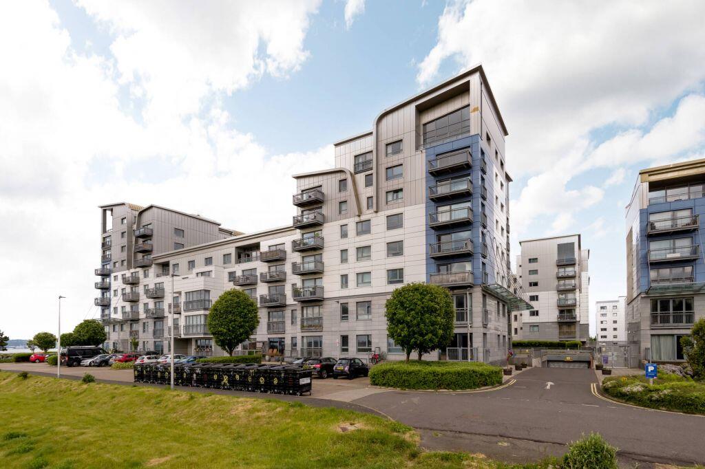 Main image of property: 6/6 Western Harbour Terrace, EDINBURGH, EH6 6JN