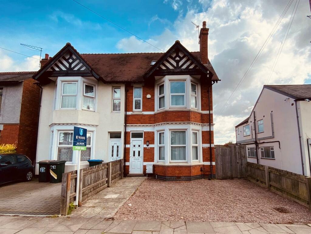 4 bedroom semidetached house for sale in Holbrook Lane, Holbrooks