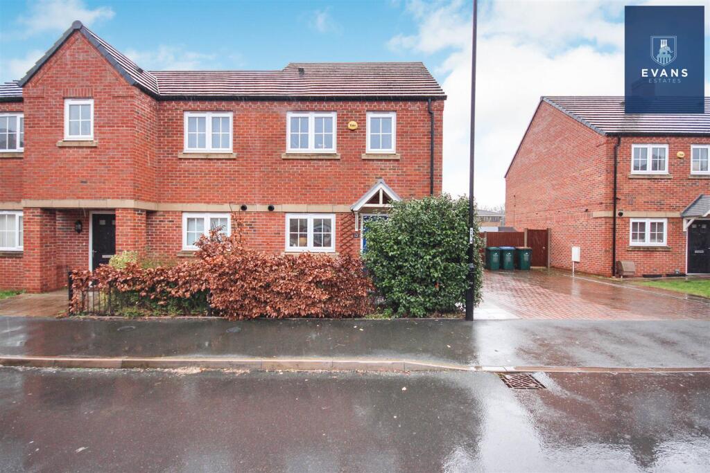 Additional property image - Oakwood Avenue, Willenhall, Coventry