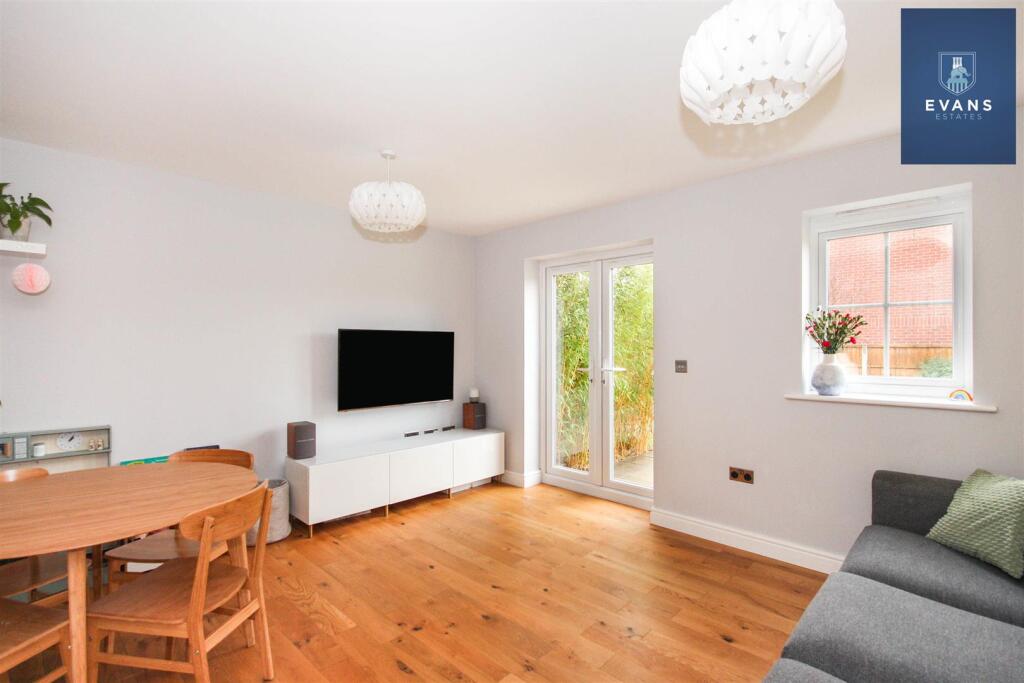 Additional property image - Oakwood Avenue, Willenhall, Coventry
