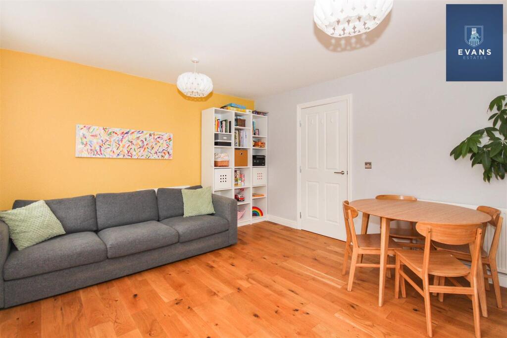 Additional property image - Oakwood Avenue, Willenhall, Coventry