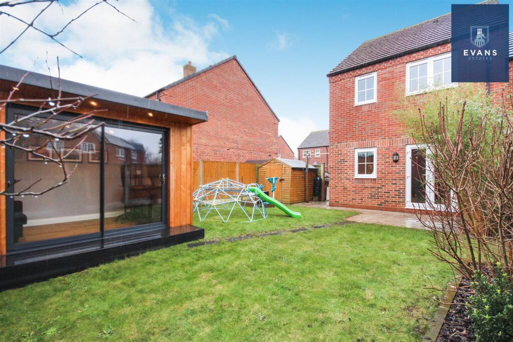 Additional property image - Oakwood Avenue, Willenhall, Coventry